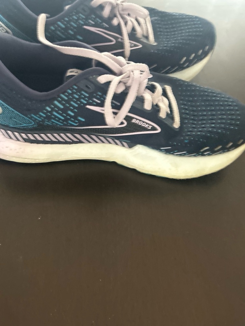Brooks Women’s Navy and Teal Running Sneakers